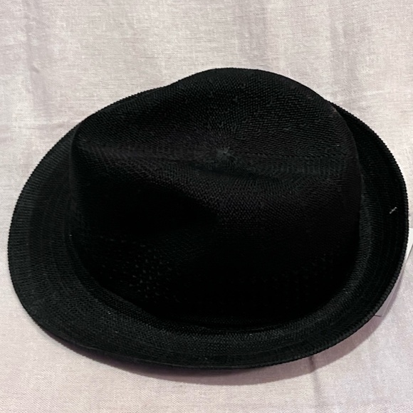Men’s Black Leisure Hat. - Picture 4 of 6